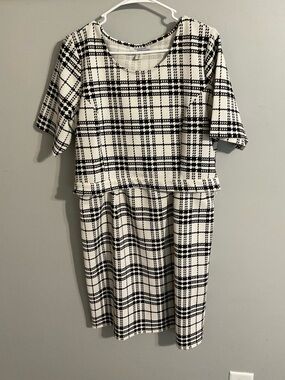 Motherhood Maternity Nursing Black and White Plaid Maternity Dress - XL
